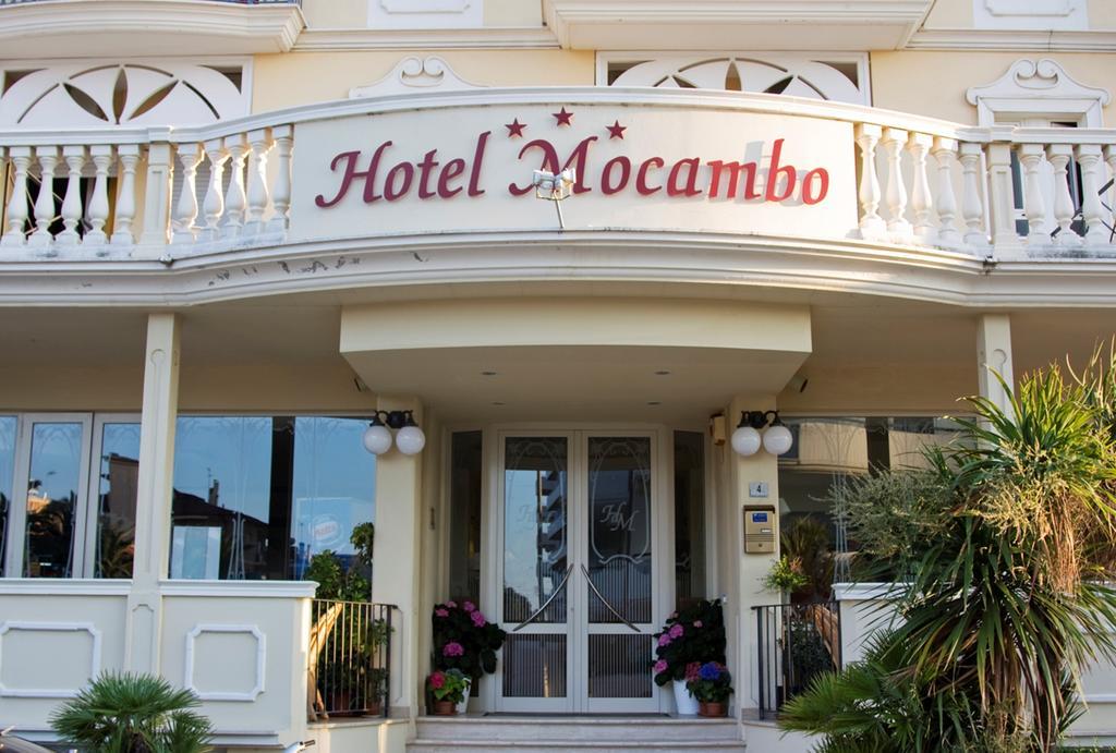 Hotel Mocambo Piscina E Spiaggia San Benedetto del Tronto Exteriör bild