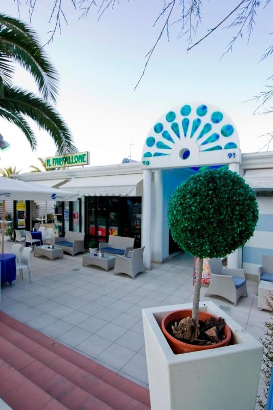 Hotel Mocambo Piscina E Spiaggia San Benedetto del Tronto Exteriör bild